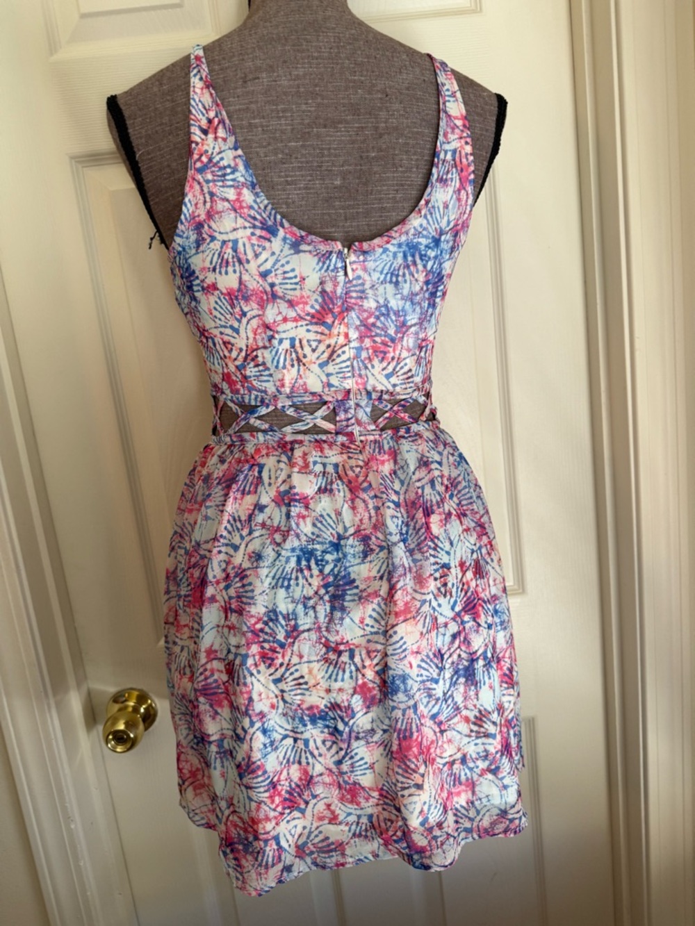 Source Unknown Sleeveless Floral Tie-Dye Dress in Pink, Blue & White - Picture 2 of 2